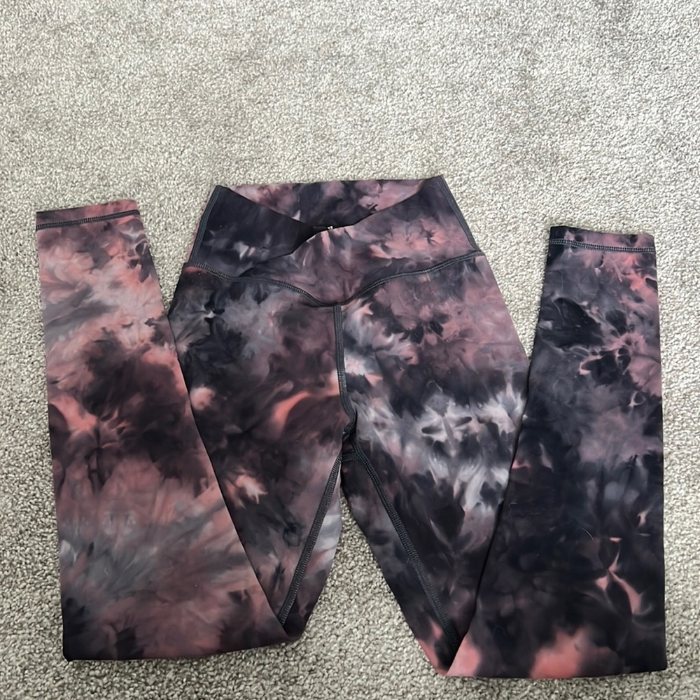 Tie dye leggings size xs.
